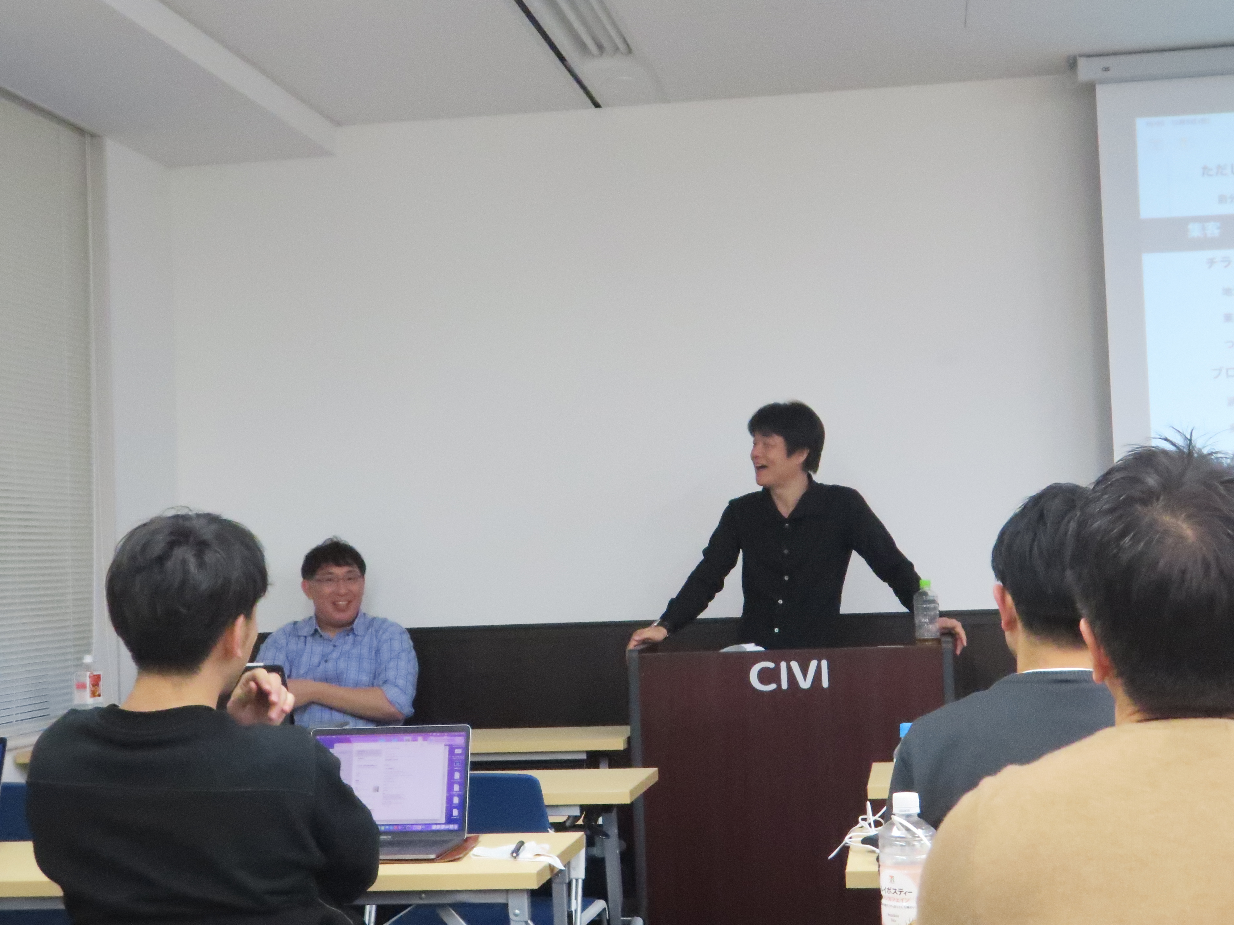 少人数での講座風景